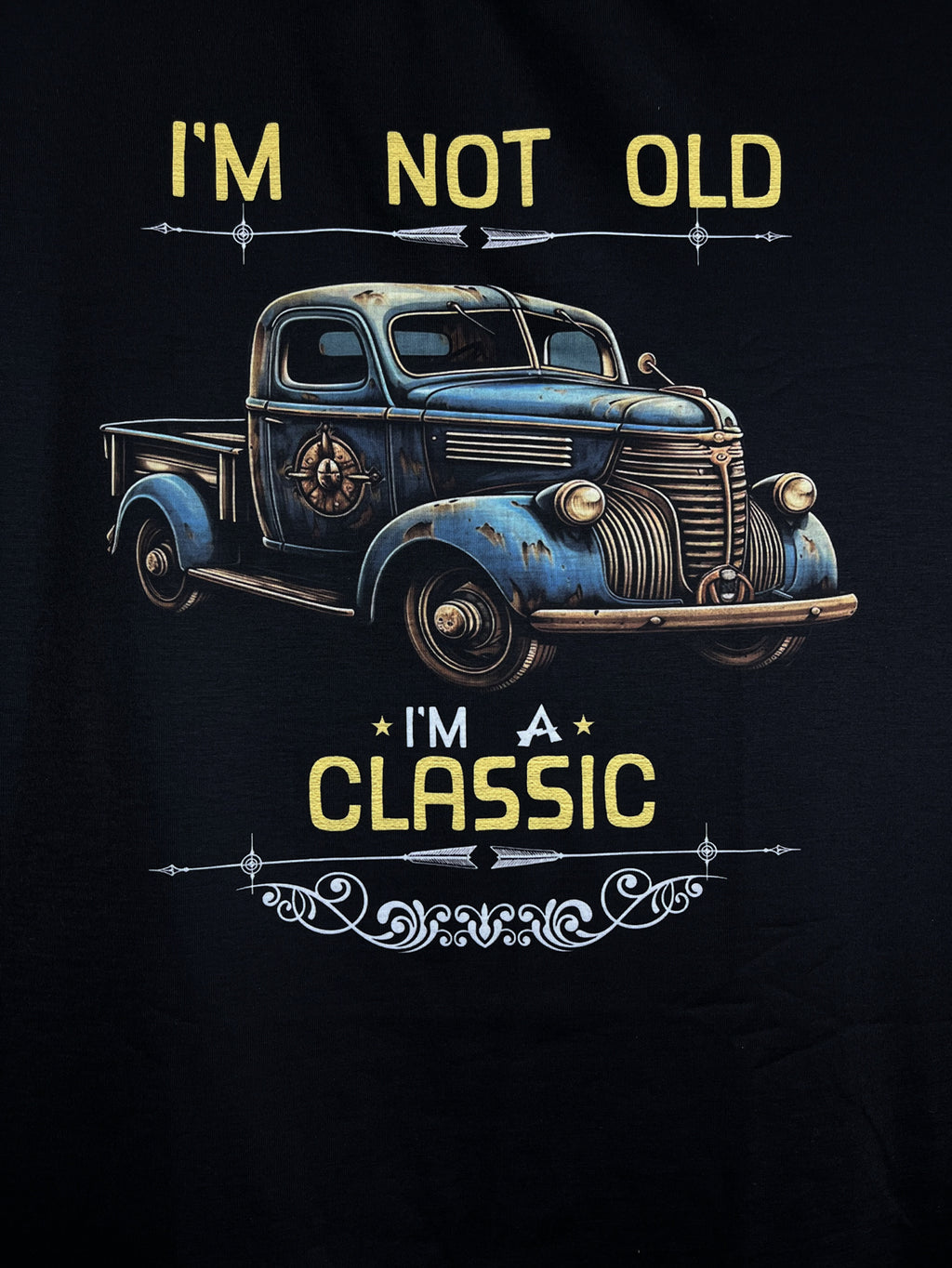 Retro And Rusty Car Patterns And Letter Prints I'm Not Old, I'm Classic Round Neck Short Sleeved T-shirt, Men's Summer Outdoor Casual Fashion Top