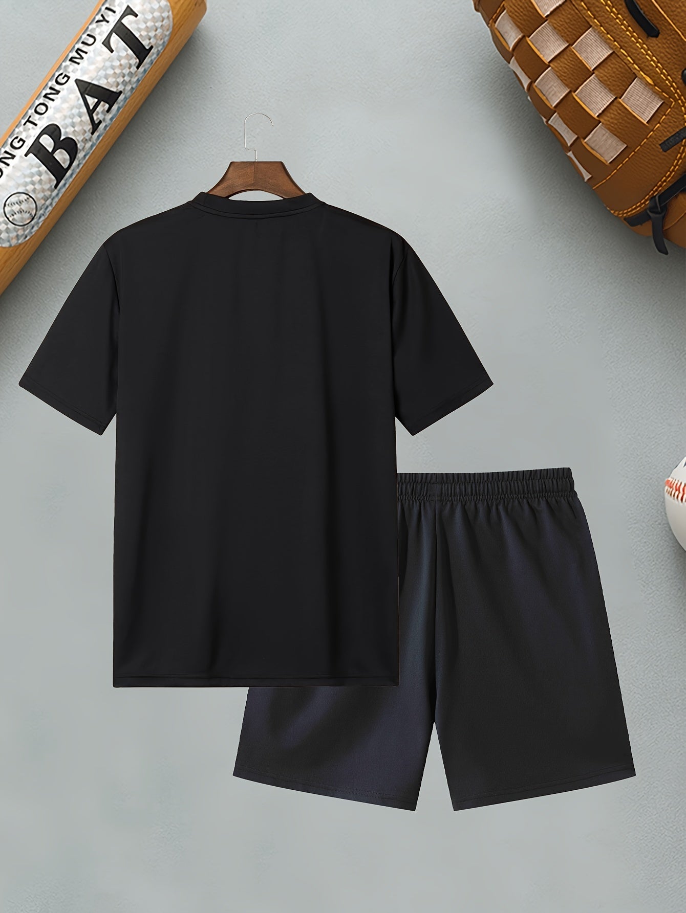 This Is The Pattern Printed Short Sleeved Round Neck T-shirt And Jogging Shorts Set, 2 Comfortable Men's Clothing Pieces For Summer