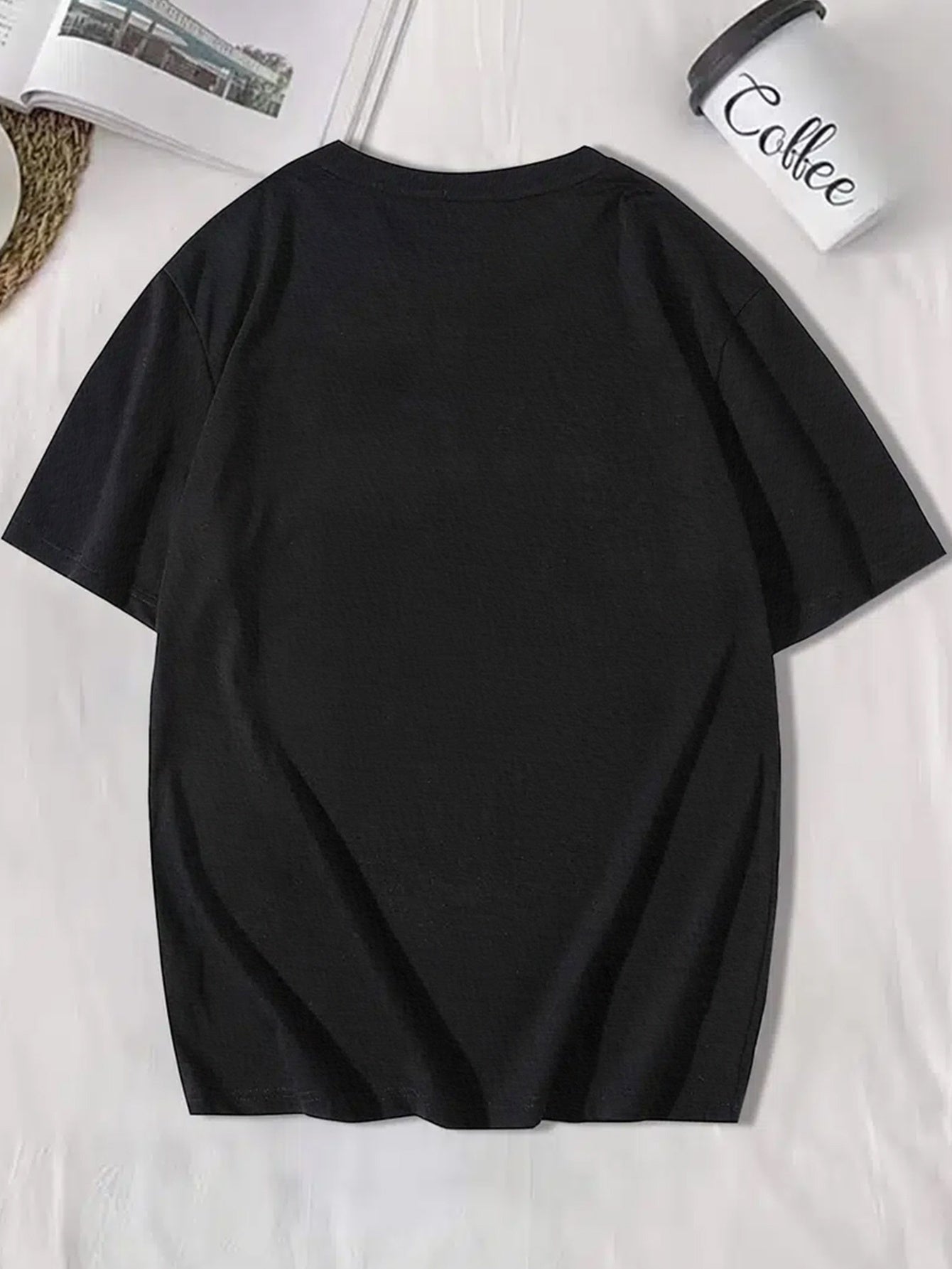 Headphones And Note Patterns With Letter Prints On ONE LOVE T-shirt, Round Neck And Short Sleeves, A Casual And Chic Top Suitable For Men's Outdoor Wear In Summer